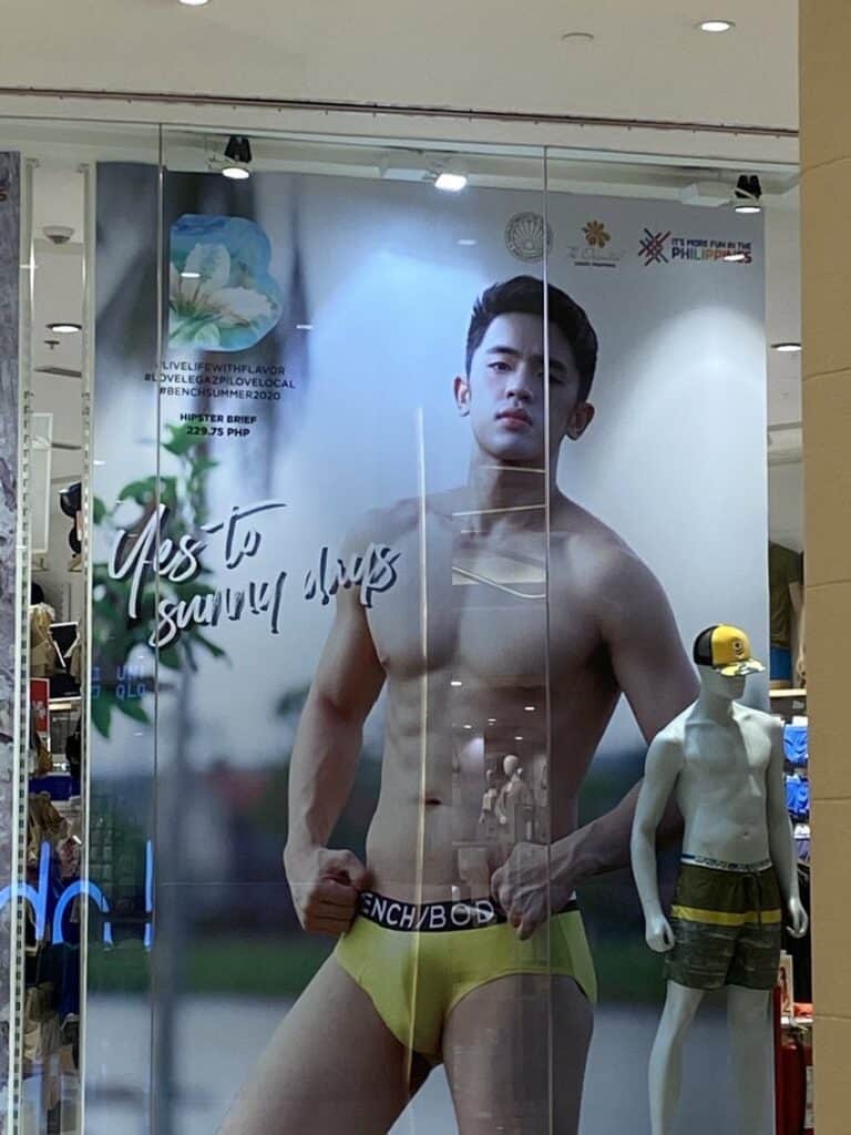 David Licauco Bakat Hot in Yellow Bench Brief