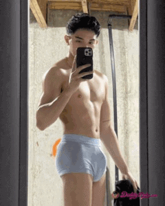 Gc5R8xOaAAIk6 H 240x300 1