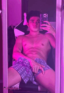 Gc6XDWVaAAAJQIW 207x300 1