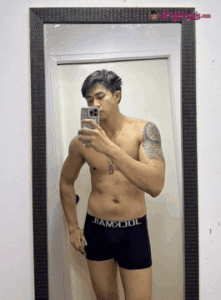 GjuF9FQbwAAm ju 221x300 1